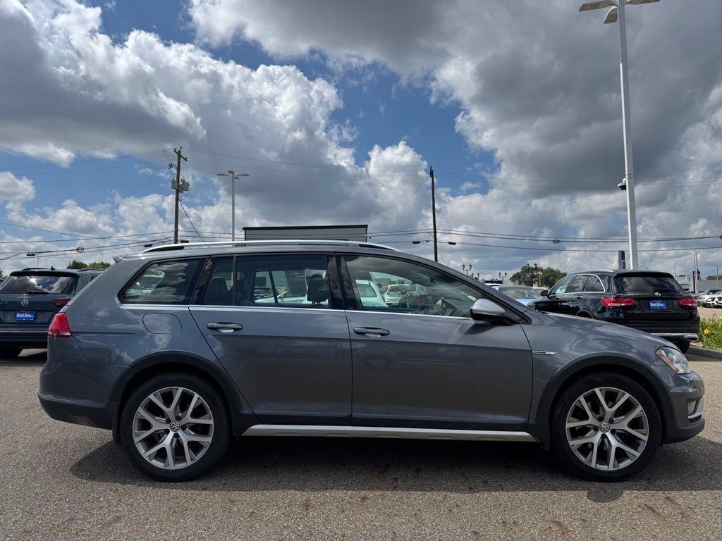Used 2017 Volkswagen Golf Alltrack SEL AWD/4WD image 5