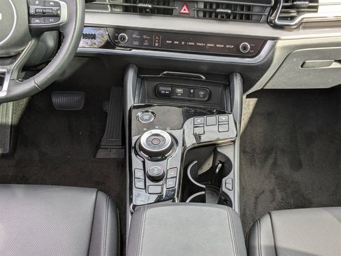 Used 2025 Kia Sportage EX w/ EX Premium Package image 27