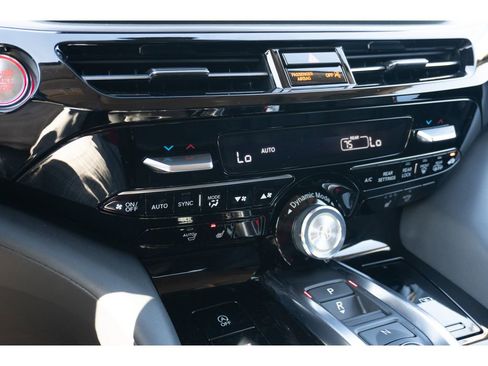 Used 2025 Acura MDX SH-AWD w/ Technology Package image 32