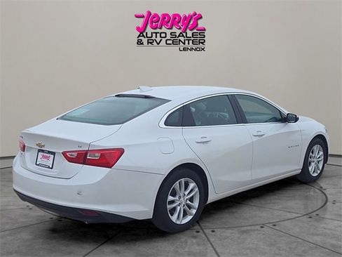 Used 2018 Chevrolet Malibu LT w/ Leather Package image 5