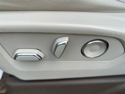 Used 2023 GMC Yukon XL Denali w/ Denali Reserve Package image 13