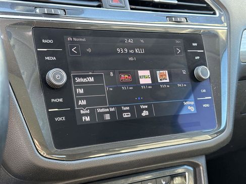 Used 2019 Volkswagen Tiguan SEL AWD/4WD image 17