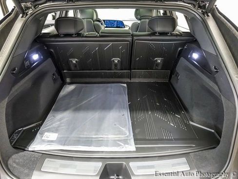 New 2025 Cadillac Lyriq Sport image 20