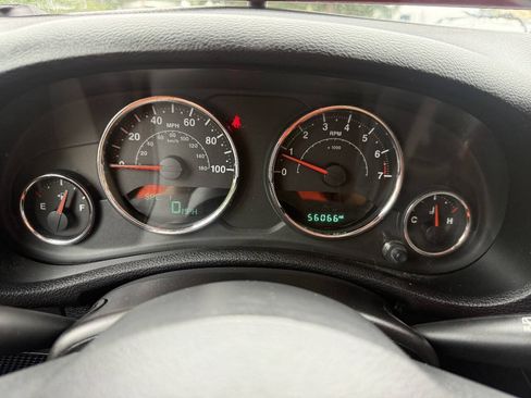 Used 2016 Jeep Wrangler Sport AWD/4WD image 9