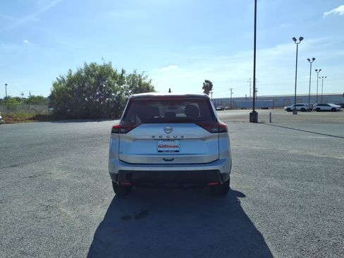 Used 2024 Nissan Rogue S FWD image 7
