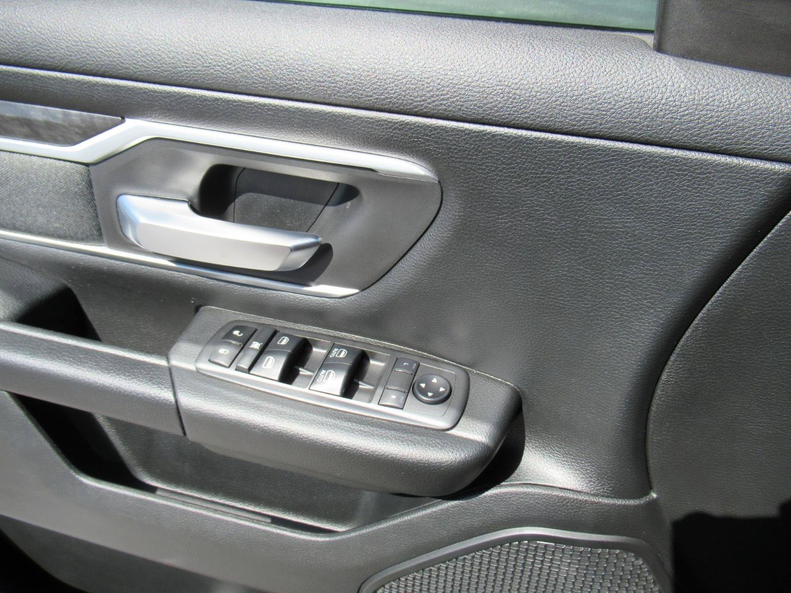 Used 2021 RAM 1500 Big Horn RWD image 23