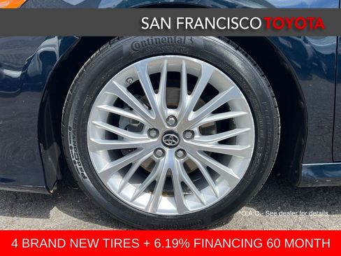 Certified 2018 Toyota Camry XLE w/ Audio Package FWD image 9