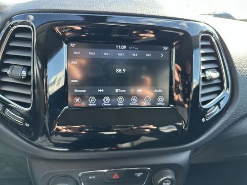 Used 2021 Jeep Compass Latitude image 14