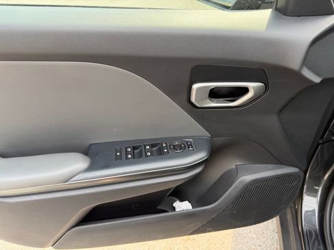 Used 2025 Kia K4 FWD image 21