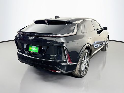 Used 2023 Cadillac Lyriq AWD image 10