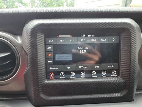 Used 2022 Jeep Wrangler Unlimited Sport AWD/4WD image 31