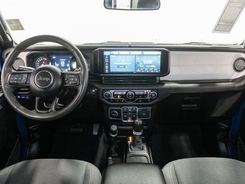 Used 2024 Jeep Wrangler Unlimited w/ Convenience Group AWD/4WD image 26