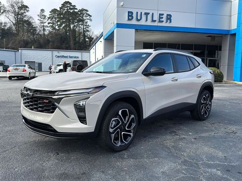 New 2026 Chevrolet Trax RS w/ Driver Confidence Package image 2