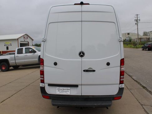 Used 2015 Mercedes-Benz Sprinter 2500 image 7