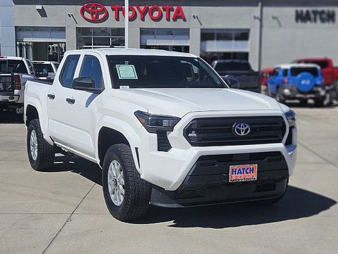 Used 2024 Toyota Tacoma SR image 1