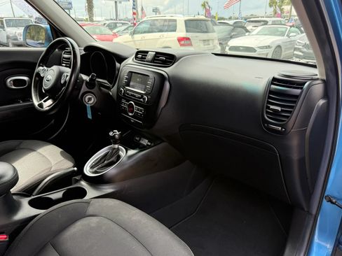 Used 2017 Kia Soul + w/ Designer's Package FWD image 13