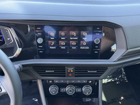 Used 2019 Volkswagen Jetta SEL FWD image 23