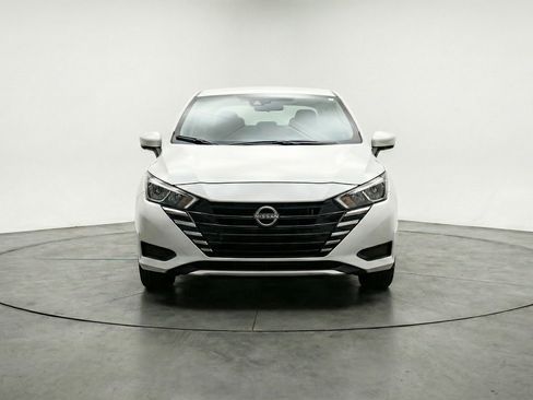 Used 2025 Nissan Versa SV FWD image 2