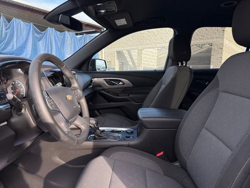 Used 2023 Chevrolet Traverse LT FWD image 15