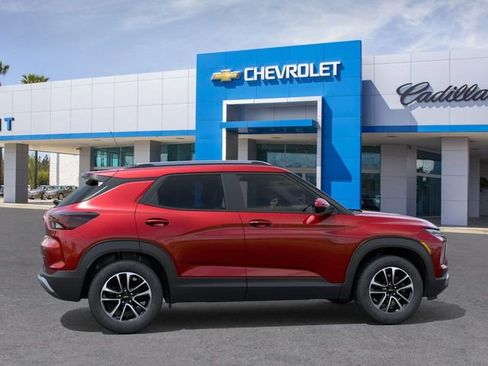 New 2026 Chevrolet TrailBlazer LT w/ LT Cold Weather Package FWD image 31