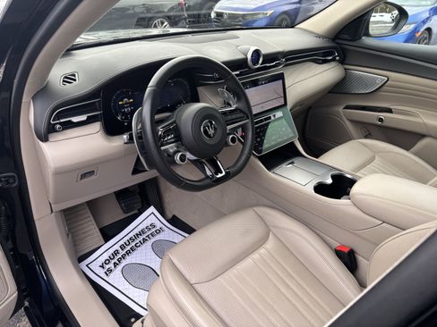 Used 2023 Maserati Grecale GT image 23