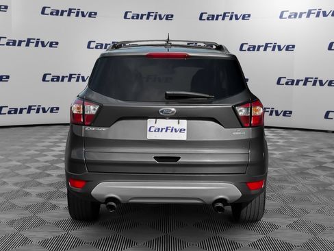 Used 2018 Ford Escape SE w/ Ford Safe & Smart Package AWD/4WD image 4