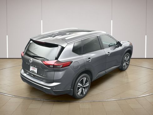 Certified 2025 Nissan Rogue SL w/ SL Premium Package AWD/4WD image 36