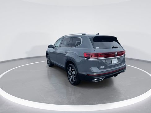 Used 2025 Volkswagen Atlas SEL AWD/4WD image 6