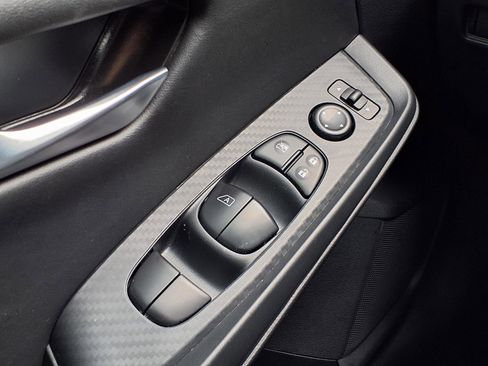 Used 2025 Nissan Sentra SV image 22