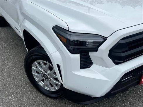 Certified 2025 Toyota Tacoma SR5 AWD/4WD image 2