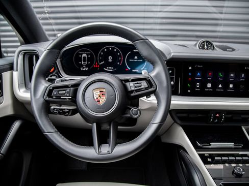 Certified 2026 Porsche Cayenne Coupe AWD/4WD image 16