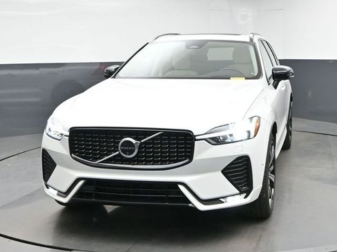 Used 2025 Volvo XC60 B5 Ultra w/ Protection Package Premier AWD/4WD image 3