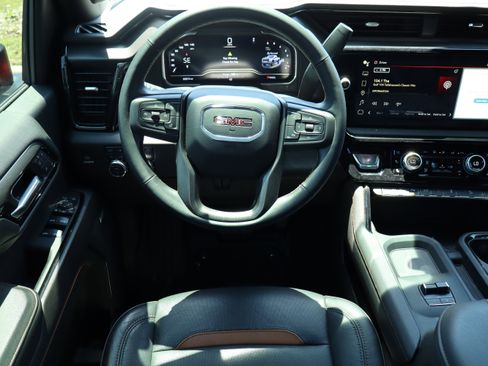 Used 2025 GMC Sierra 2500 AT4 w/ AT4 Premium Plus Package AWD/4WD image 29
