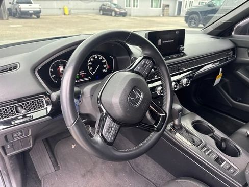 Used 2025 Honda Civic Sport image 10