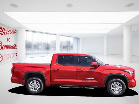 Used 2022 Toyota Tundra SR5 w/ Advanced Technology Package AWD/4WD image 5