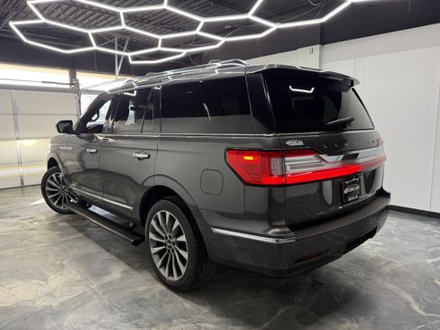 Used 2018 Lincoln Navigator Select w/ Technology Package image 3