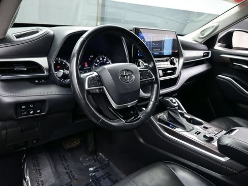 Used 2022 Toyota Highlander Platinum AWD/4WD image 13