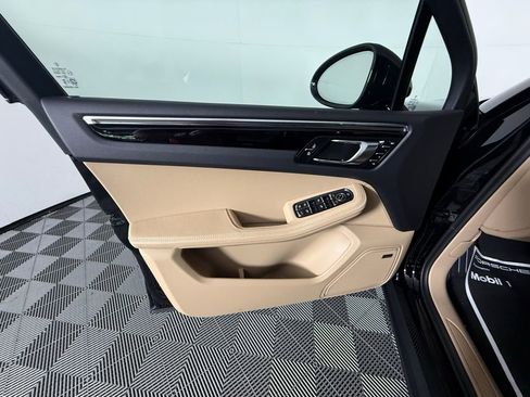 New 2025 Porsche Macan image 25