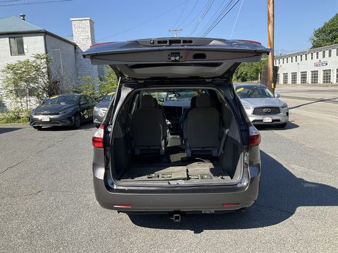 Used 2017 Toyota Sienna LE AWD/4WD image 12