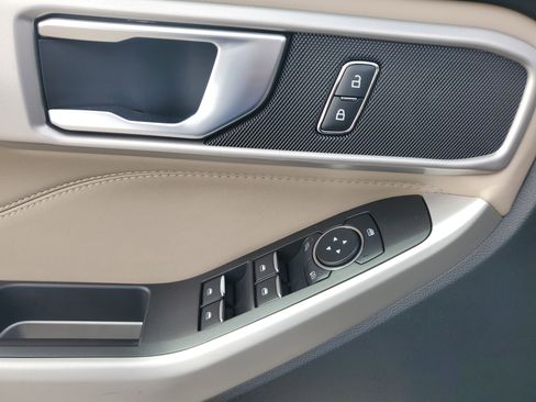 Certified 2024 Ford Explorer XLT w/ Equipment Group 202A image 24