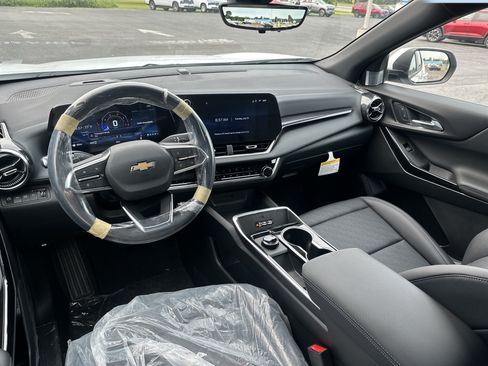 New 2027 Chevrolet Equinox LT w/ Convenience Package II AWD/4WD image 7