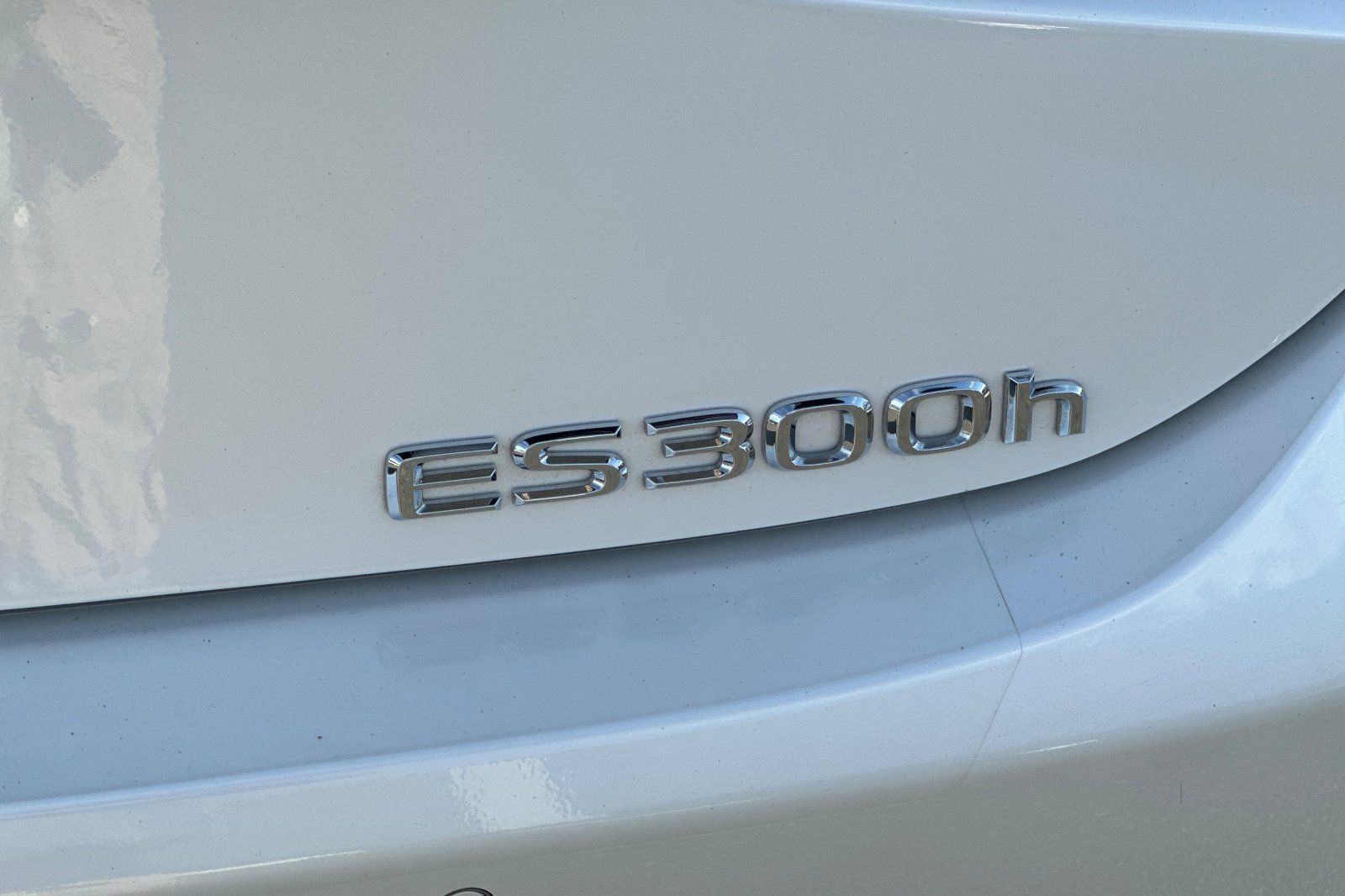 Used 2025 Lexus ES 300h w/ Premium Package FWD image 21