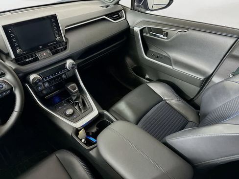 Used 2020 Toyota RAV4 XSE image 11