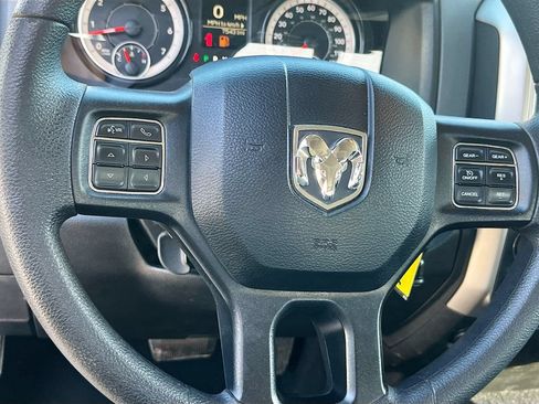 Used 2019 RAM 1500 Classic SLT AWD/4WD image 11