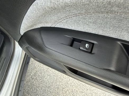 Used 2023 Jeep Compass Latitude w/ Sun and Sound Group AWD/4WD image 26