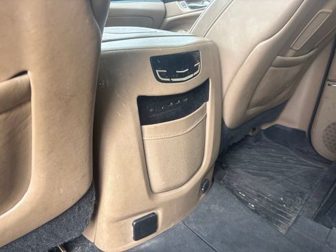 Used 2018 Cadillac Escalade Platinum AWD/4WD image 19