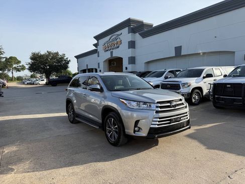 Used 2019 Toyota Highlander XLE FWD image 44