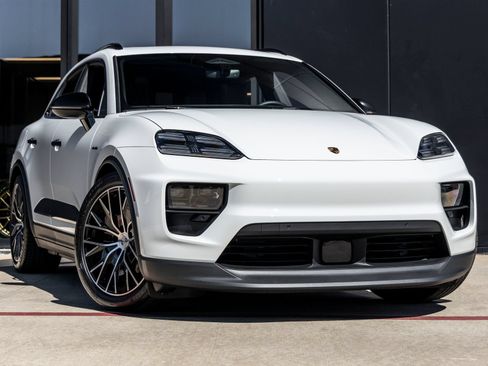 Certified 2025 Porsche Macan Electric RWD image 6