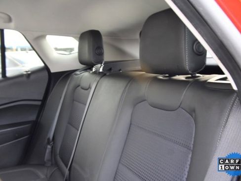 Used 2024 Chevrolet Trax LT w/ LT Convenience Package image 29