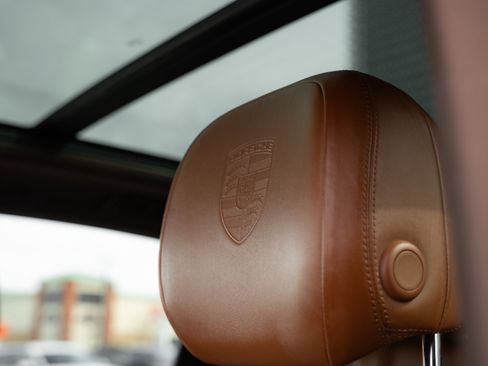 Used 2021 Porsche Cayenne image 26